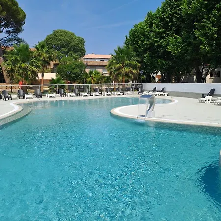 Joli Climatise 6 Personnes Joli A Κάμπινγκ