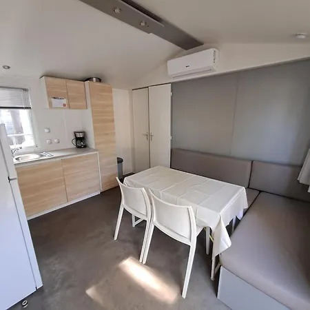 Κάμπινγκ Joli Climatise 6 Personnes Joli A *